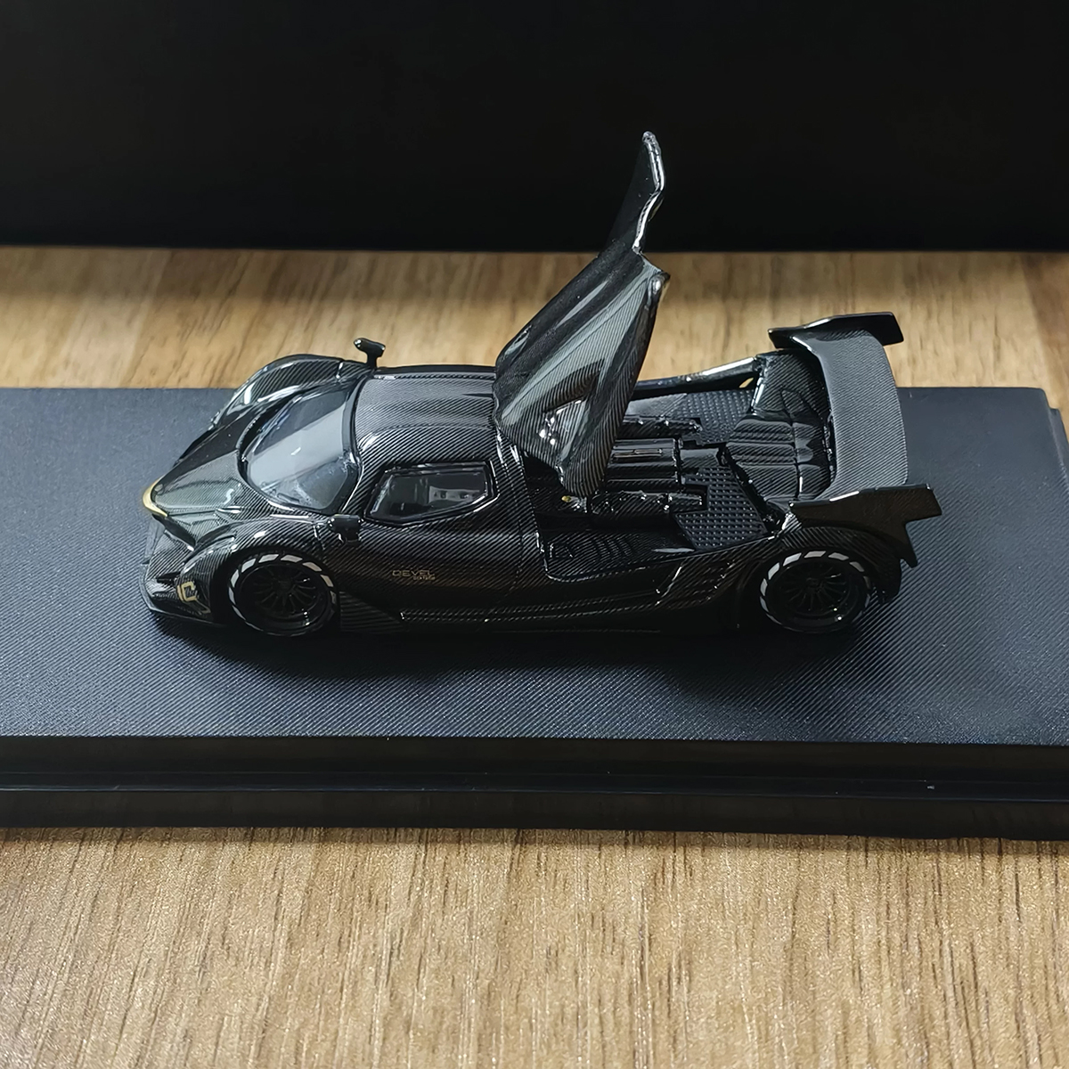 LMF Model 1:64 Devel 16 Hyperc – Die Cast Car 1 64 recenzja i cena