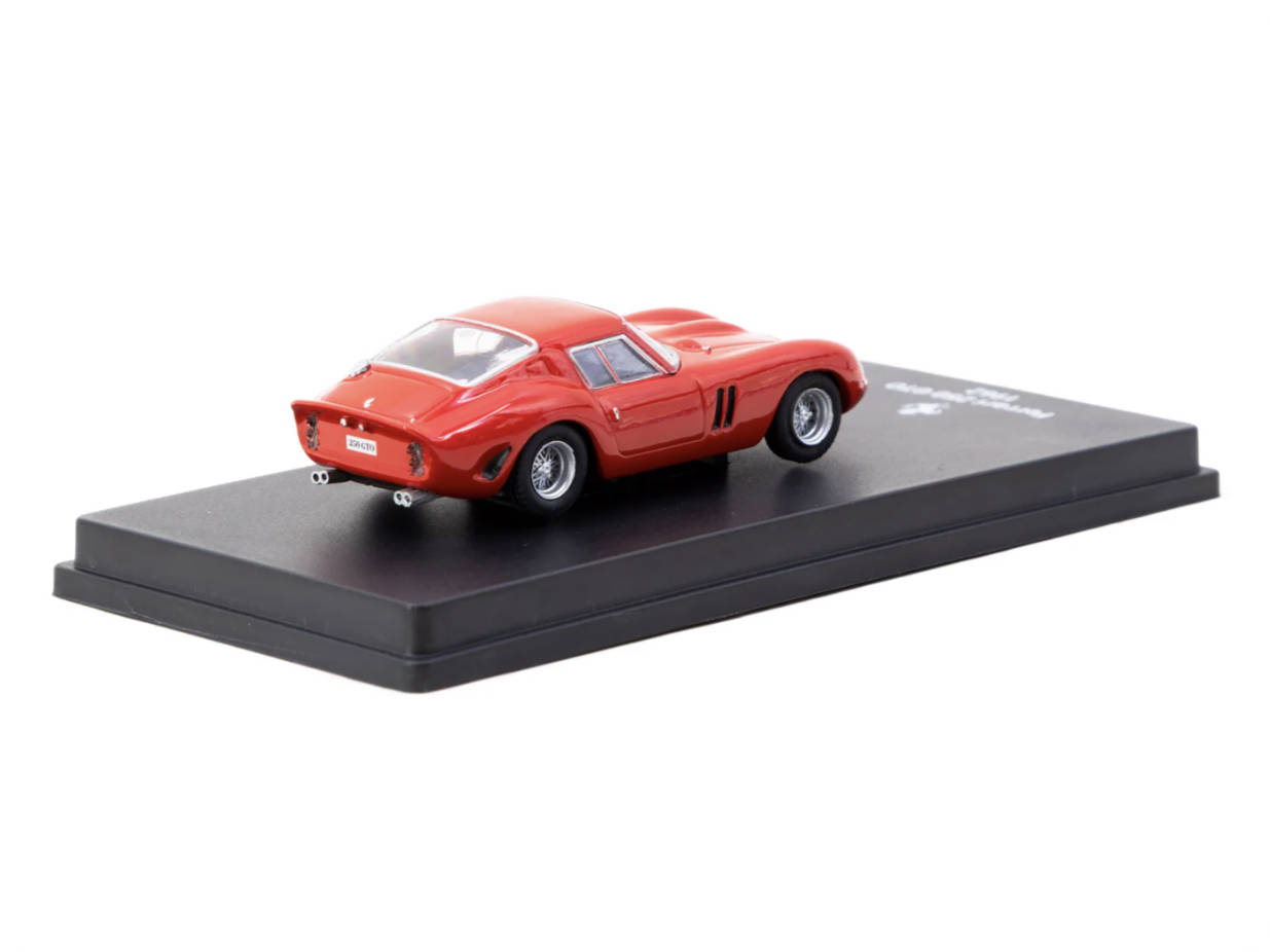 Car in Magazine CENTAURIA IXO  – Die Cast Car 1 64 recenzja i cena